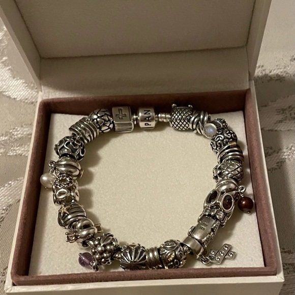 Authentic Pandora barrel clasp snake chain bracelet w/23 charms - Picture 3 of 8